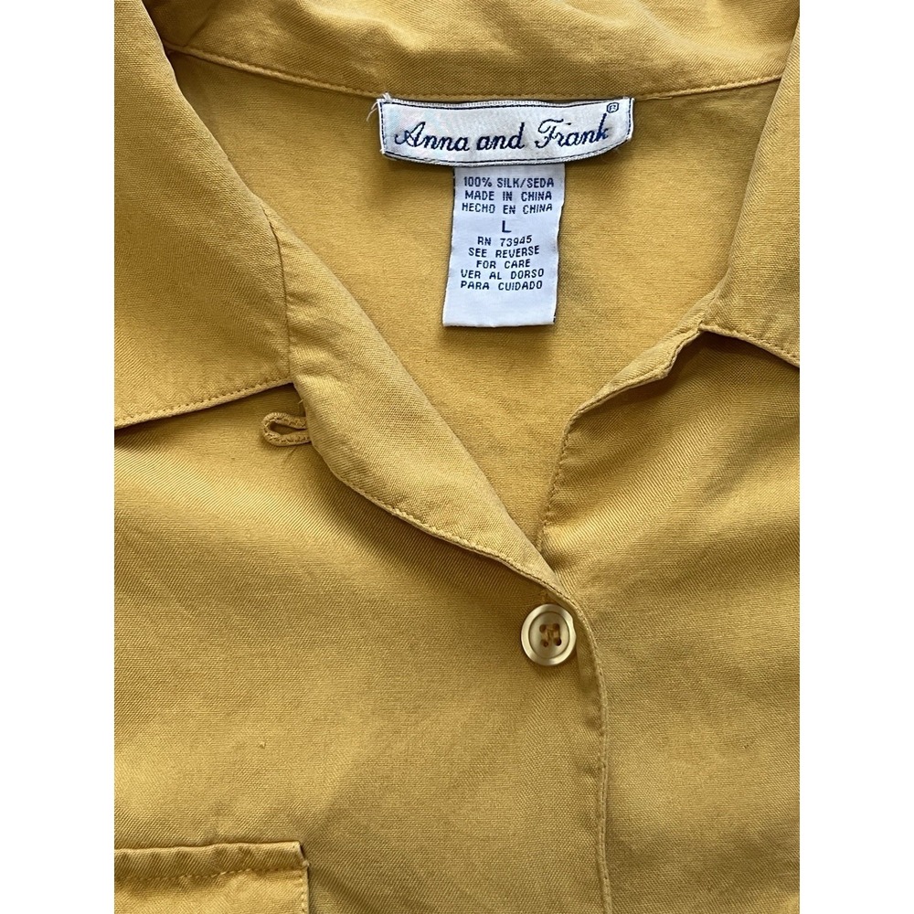 100% Silk Vintage 90s Lg Yellow Button Front Blouse Quiet Luxury Soft Vacation - Picture 5 of 5